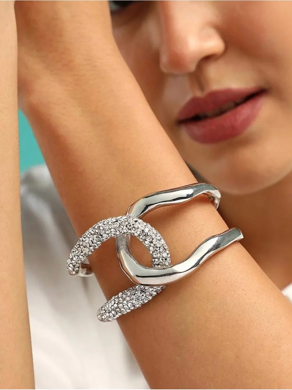 SOHI Women's The Opposta Cuff Bracelet
